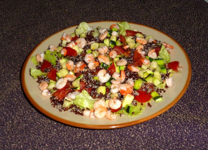 Salade de quinoa rouge aux crevettes