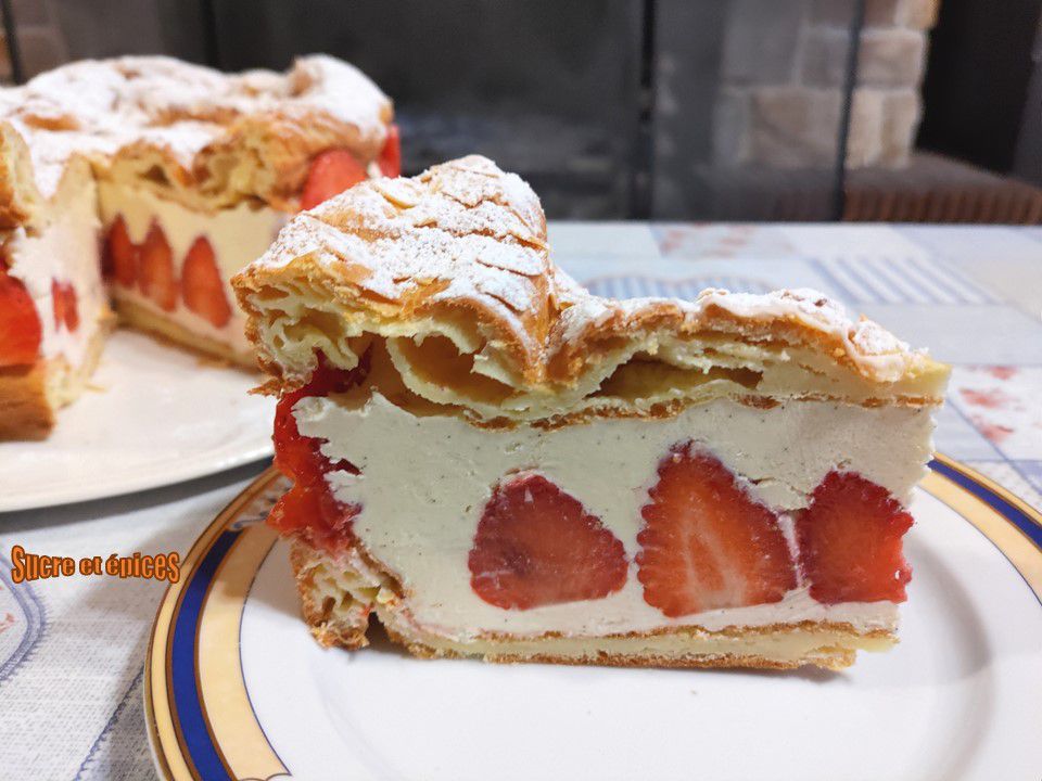 Gâteau Karpatka façon fraisier (vidéo)