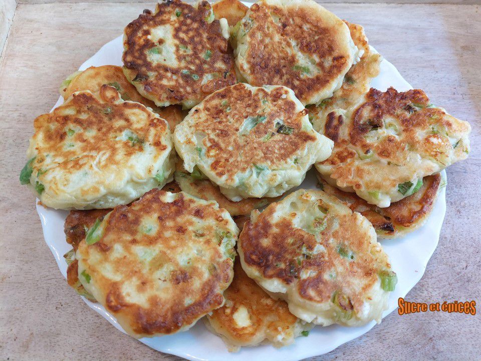 Pancakes aux oignons verts et feta en vidéo