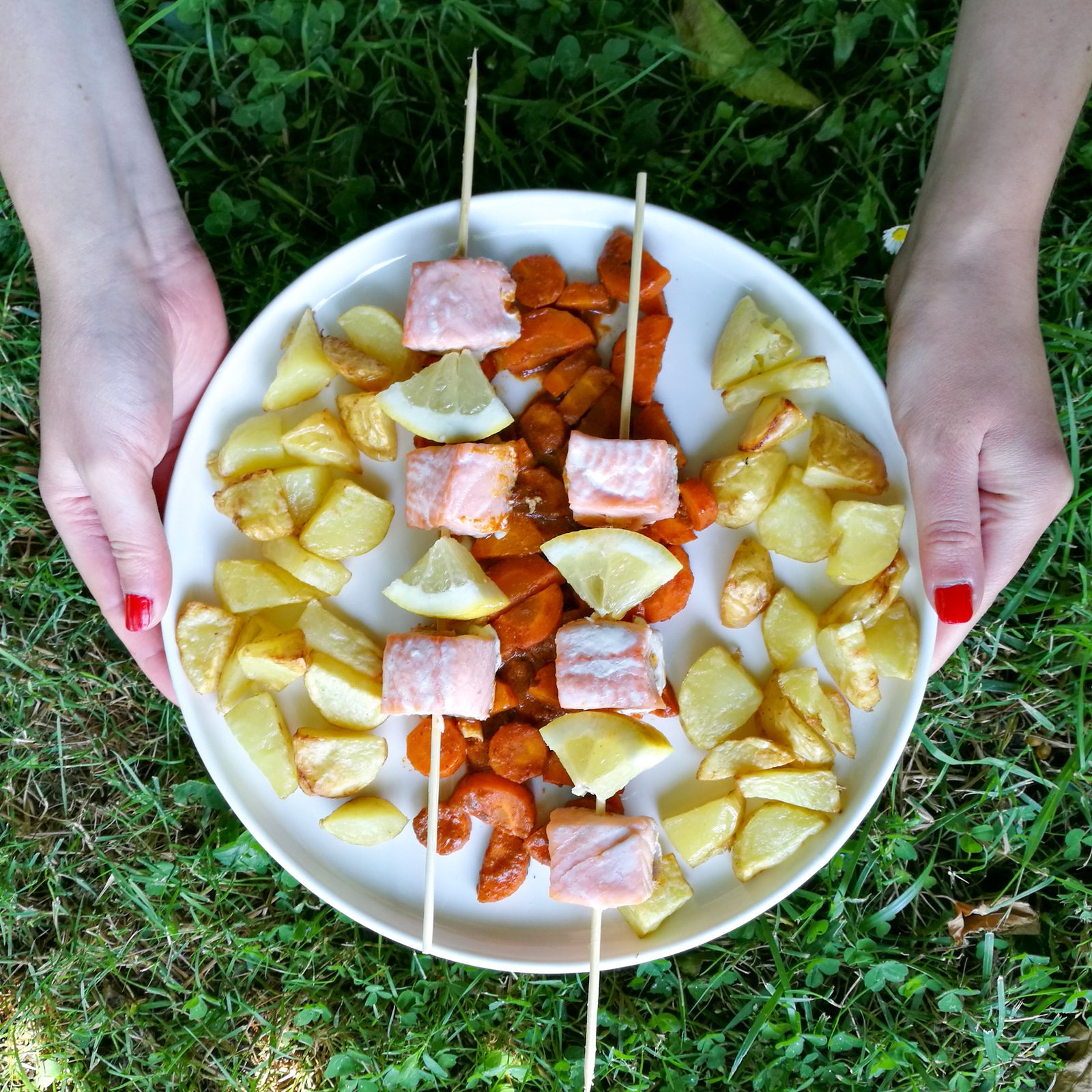 Brochettes de saumon et carottes marinade Tikka