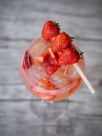 Cocktail à la fraise et au crémant d’Alsace