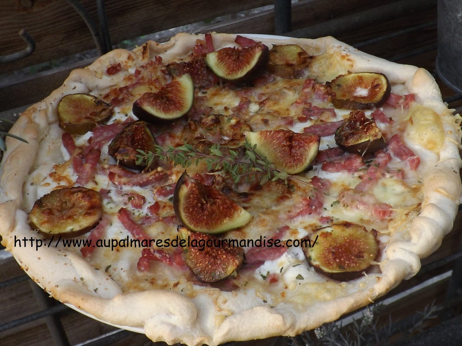 Pizza aux figues, bacon et ricotta (recette régime)