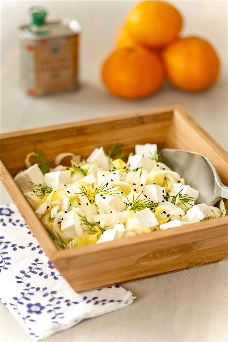 Salade d’endives, huile d’olive à la mandarine et feta