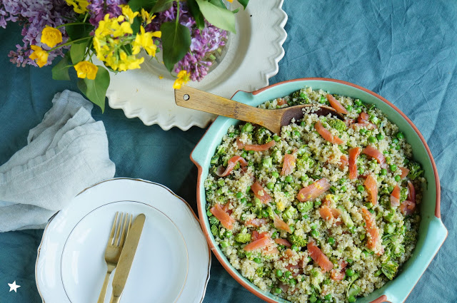 Salade quinoa, petits pois, brocolis, truite fumée...