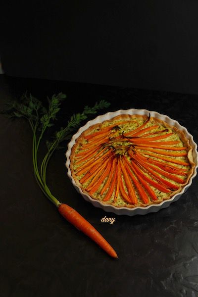 Tarte aux carottes et pesto de fanes